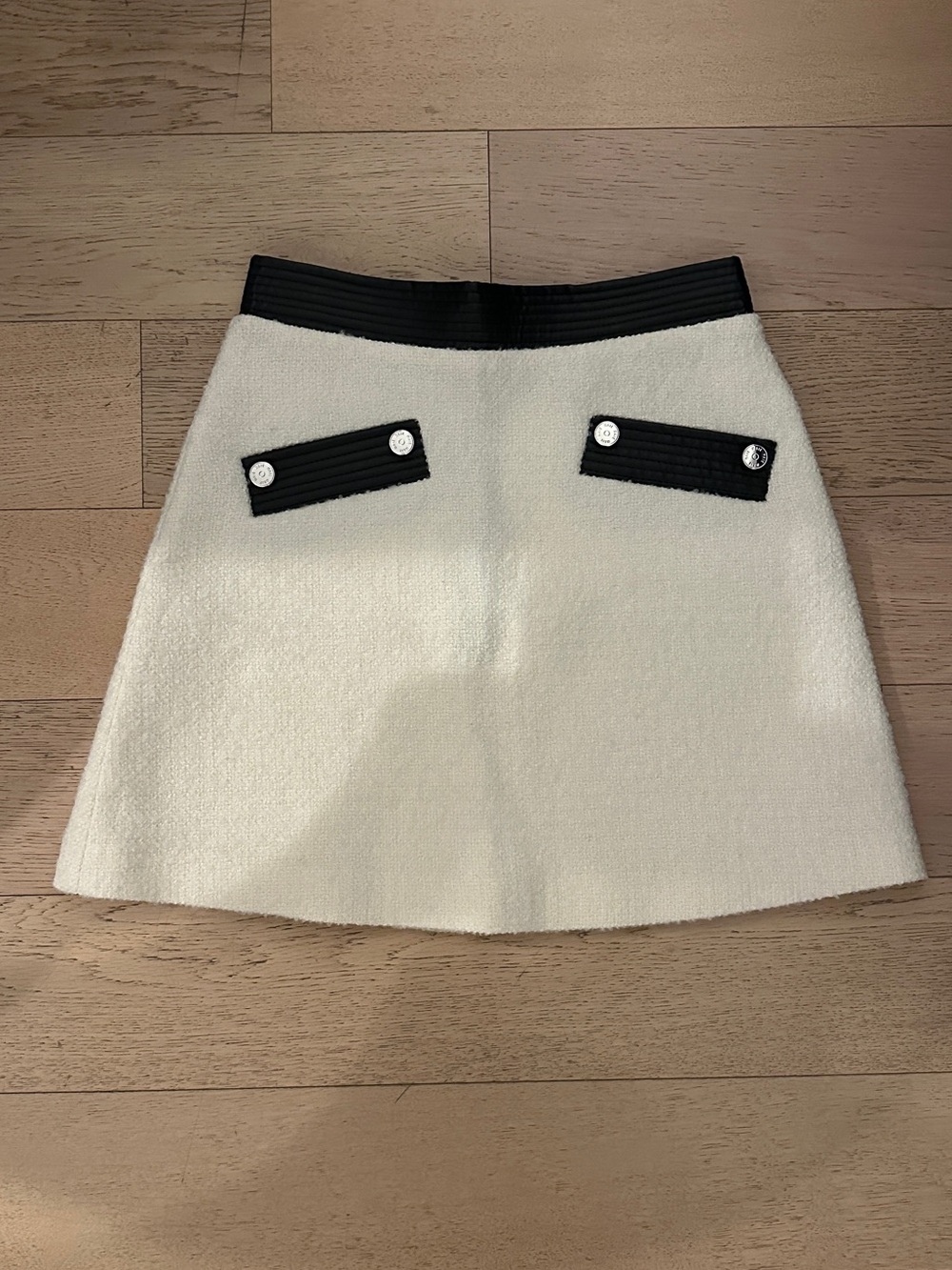 Maje White Bouclé Mini Skirt with Black Trim. Size 38